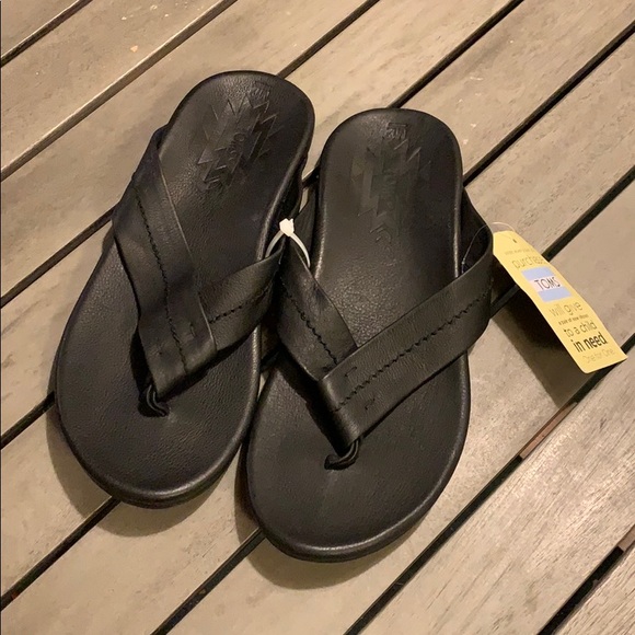 toms sandals mens